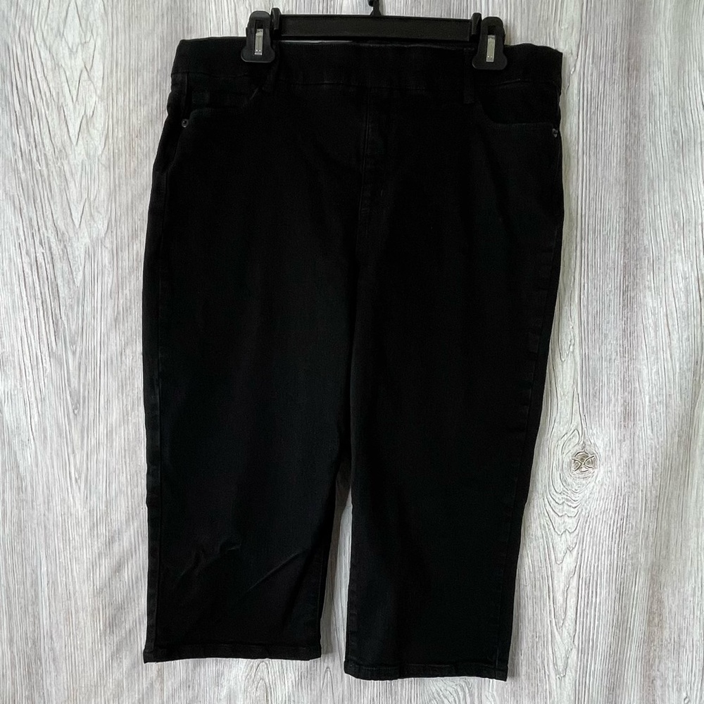 Boston Proper Black Capris Cropped Pants Size 16